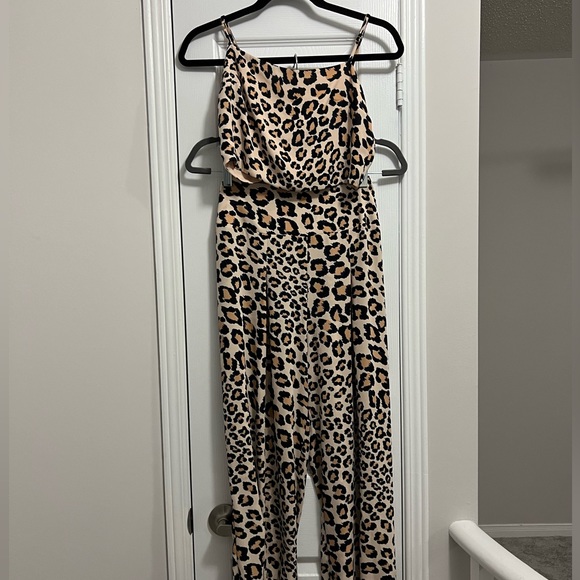 VS summer set or swim cover up - Picture 1 of 9